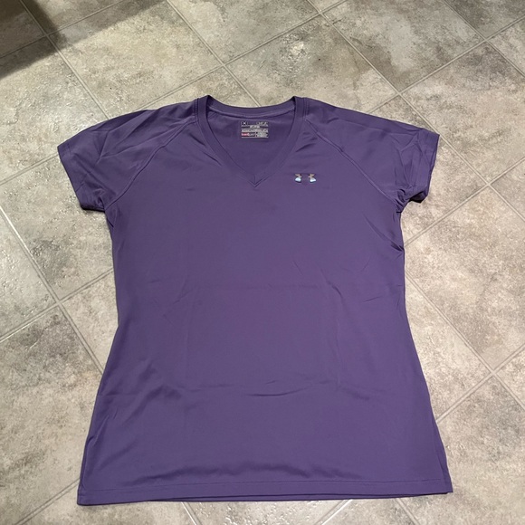 UnderAmour Workout Top - Picture 1 of 3